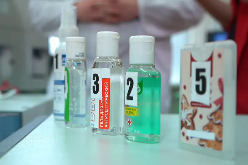 Асет Исекешев пояснил, куда казахстанцам сообщать о высоких ценах на маски и антисептики