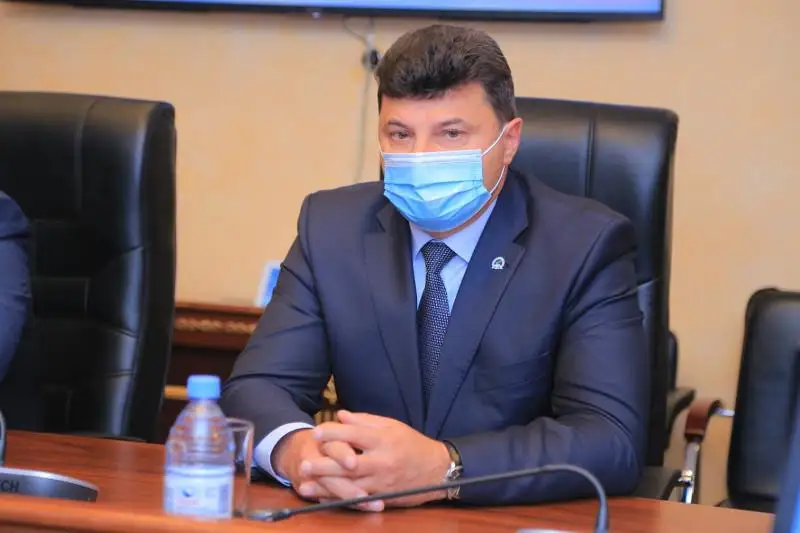 Архимед Мухамбетов представил нового заместителя