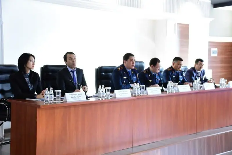 Корректно и вежливо обращаться с гражданами учат карагандинских полицейских