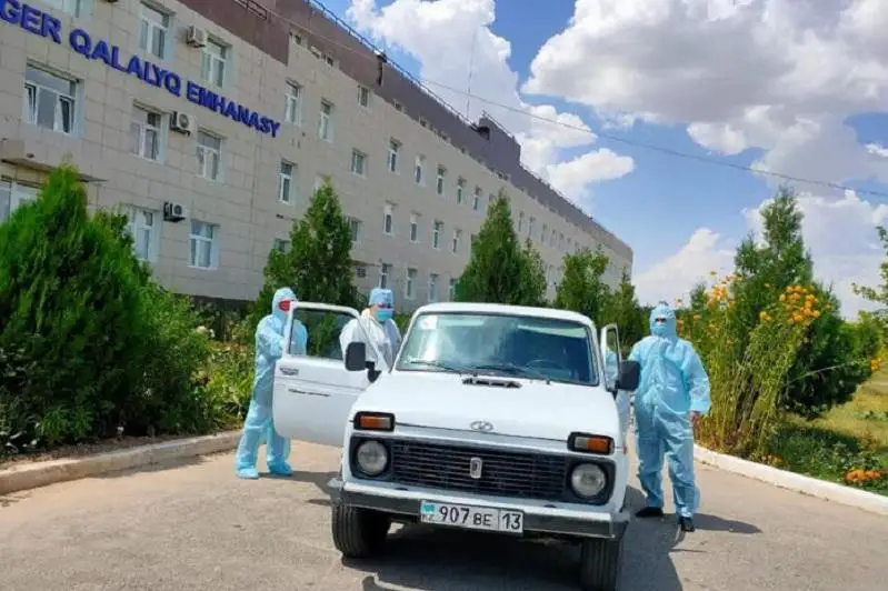 В Ленгере 270 мобильных групп лечат больных на дому