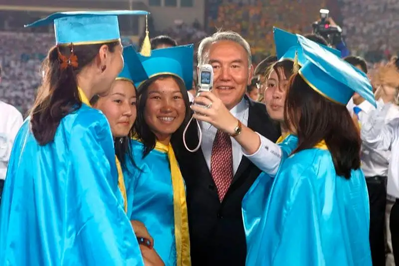 Опубликовано первое селфи с Елбасы