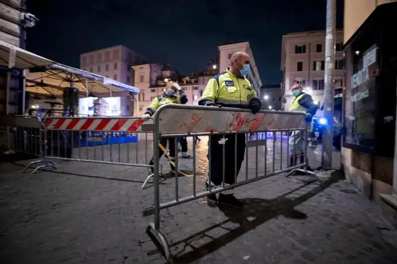 Коронавирус в Италии: правительство вводит комендантский час