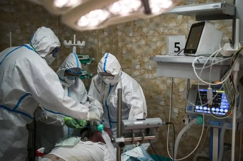 Новый максимум за пандемию: в России выявили 21 983 случая коронавируса за сутки