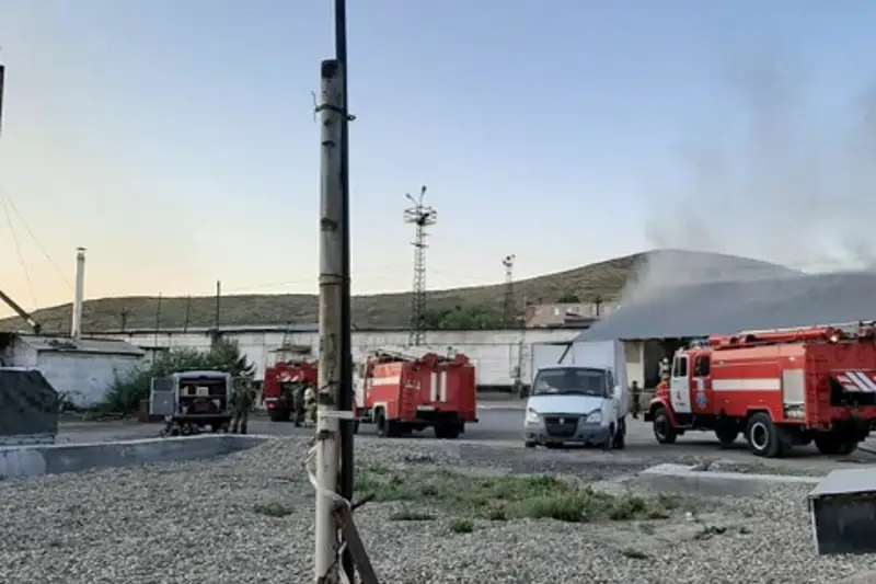 Склад горит в Усть-Каменогорске