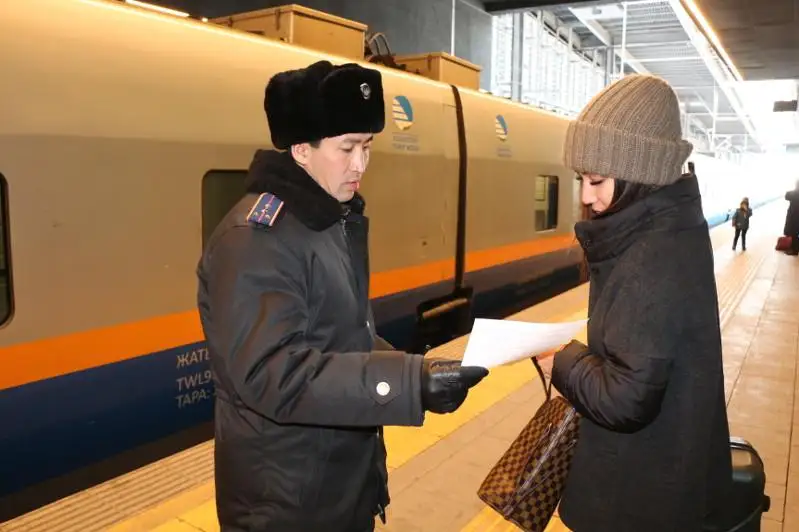 Транспортная полиция Казахстана переведена на усиленный вариант несения службы