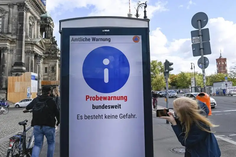 Излучение от мобильных телефонов может убивать насекомых - немецкие ученые