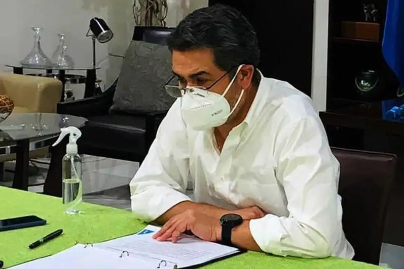 Президент Гондураса и его жена заболели коронавирусом