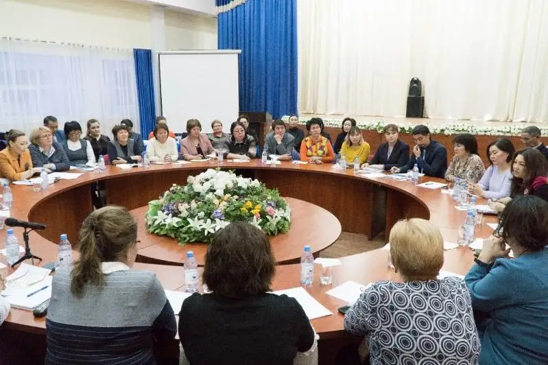 Столичные учителя обсудили новый закон о статусе педагога