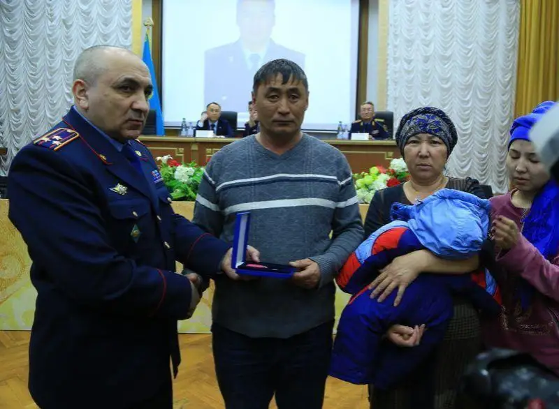 Семья погибшего полицейского Дархана Базарбаева получит квартиру в Костанае