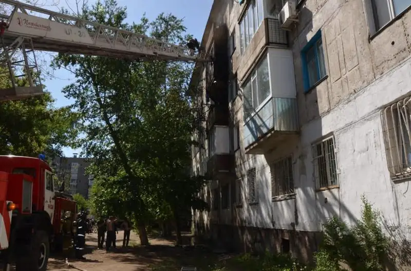 Пожар в жилом доме в Павлодаре: 32 человека эвакуированы