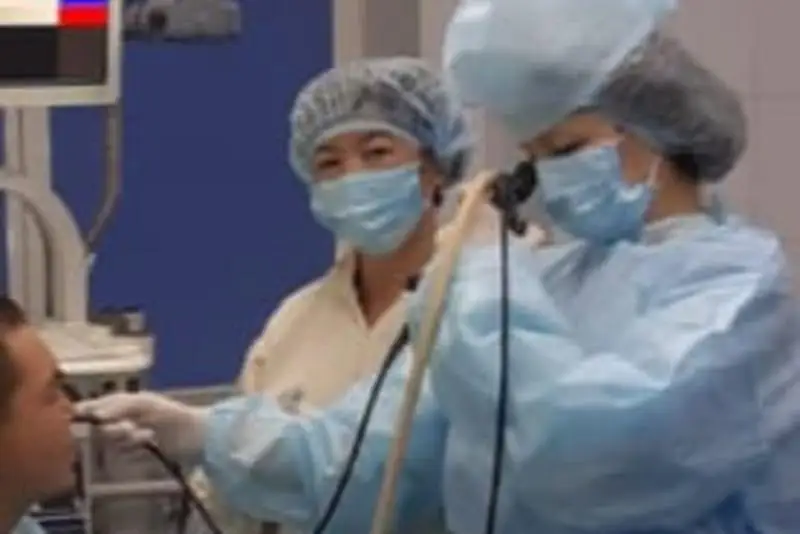 Металлическую скрепку извлекли из бронхов мужчины в Алматы