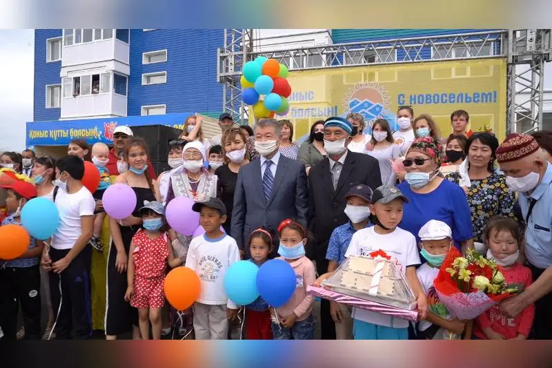 Более 50 многодетных семей получили ключи от квартир в Усть-Каменогорске