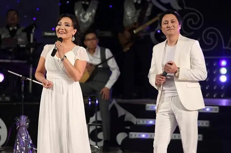 Солистка «Казахконцерта» Клара Толенбаева  посвятила песню медикам