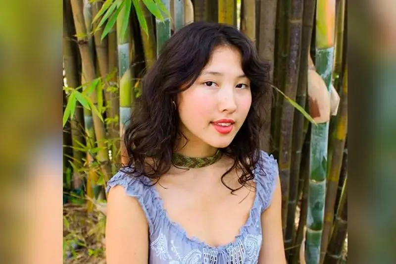 Удочеренная этническая казашка из США нашла свою биологическую маму