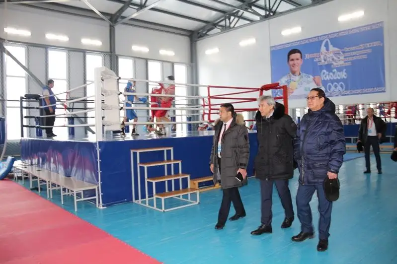 В Уральске мажилисмены посетили новую школу-интернат для одаренных в спорте детей