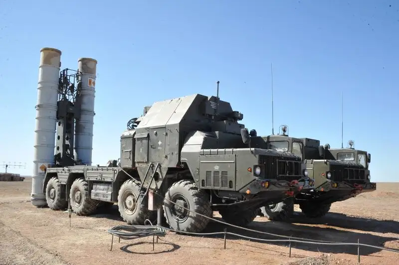 Испытания зенитного ракетного комплекса провели на полигоне в Казахстане