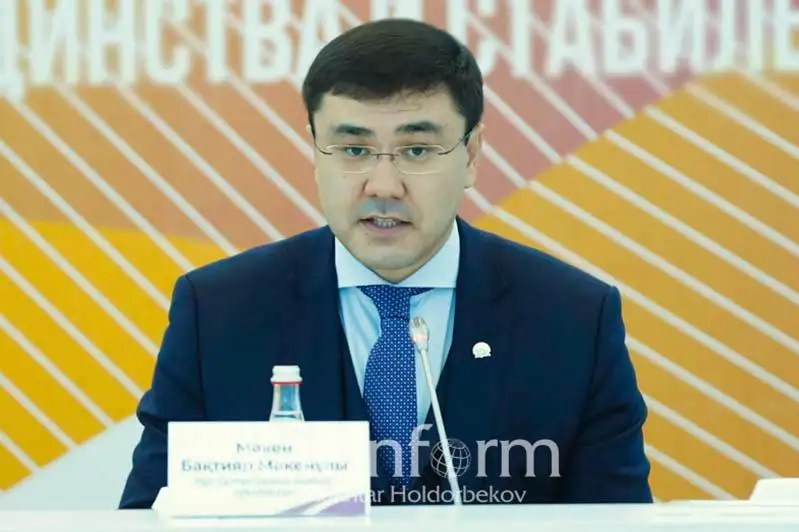 Оптимизировать  площадь всех гособщеобразовательных учреждений в столице предложил замакима