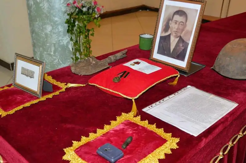 Вещи солдата ВОВ передали в музей Дома офицеров в Семее
