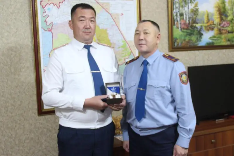 За спасение трех тонущих сестер наградили павлодарского полицейского