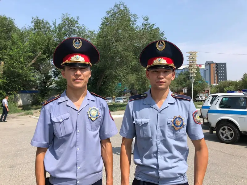 Полицейские спасли утопающего в Атырау