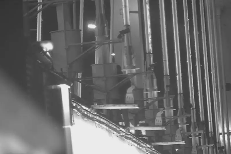 Астанчанин пытался свести счеты с жизнью в прямом эфире