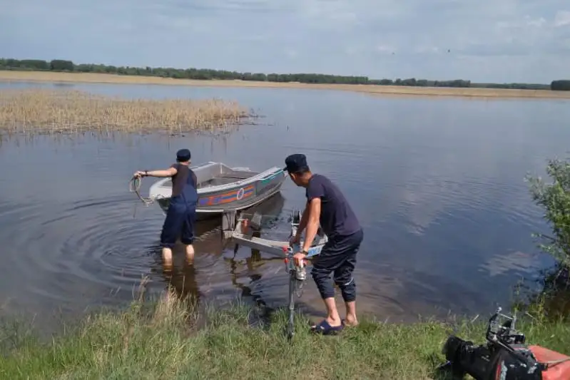 Тело утонувшего мужчины достала группа водолазов в Павлодарской области
