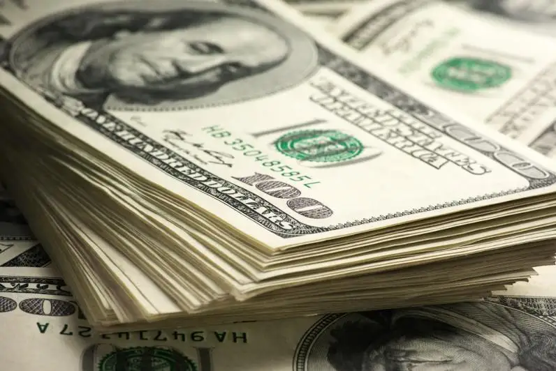 Уровень долларизации депозитов снизился на 3,7% с начала года и достиг 44,7%