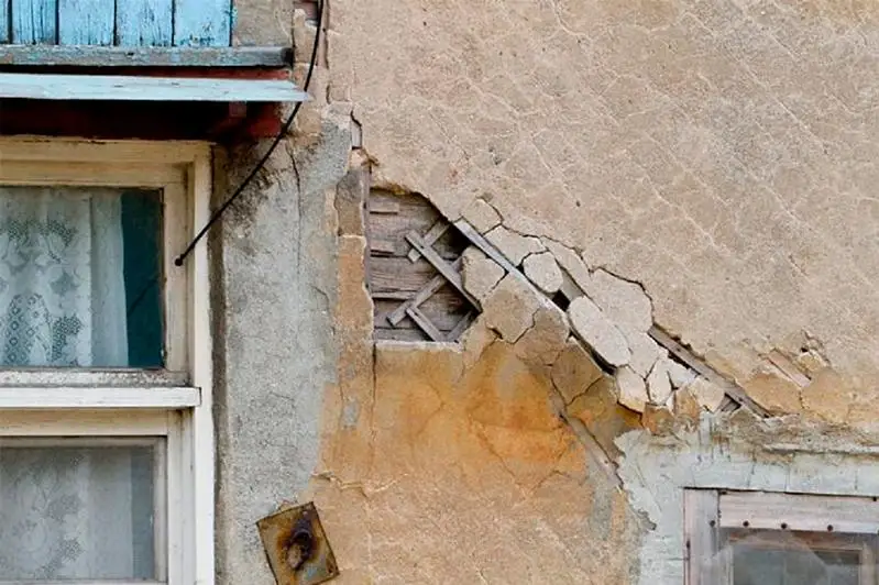 Сколько выделят на капитальный ремонт аварийных домов в Казахстане