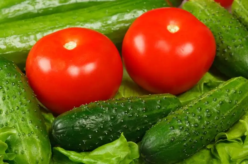 Огурцы, помидоры и куриные яйца подешевели в Казахстане