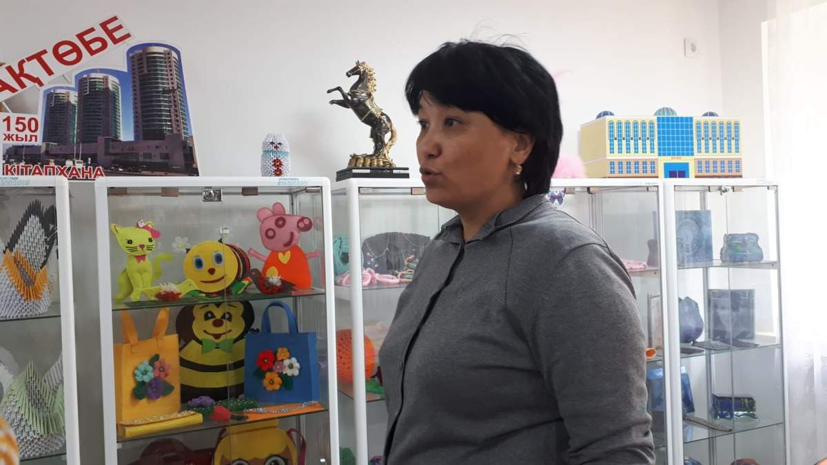 Анальдық секстегі жас қыздардың қатысуымен ретро порно