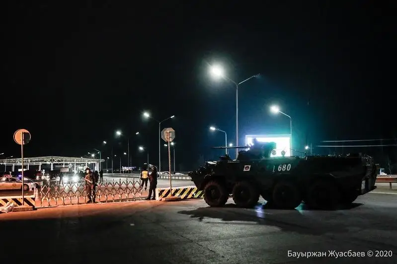 Военнослужащие принимают активное участие в обеспечении режима ЧП