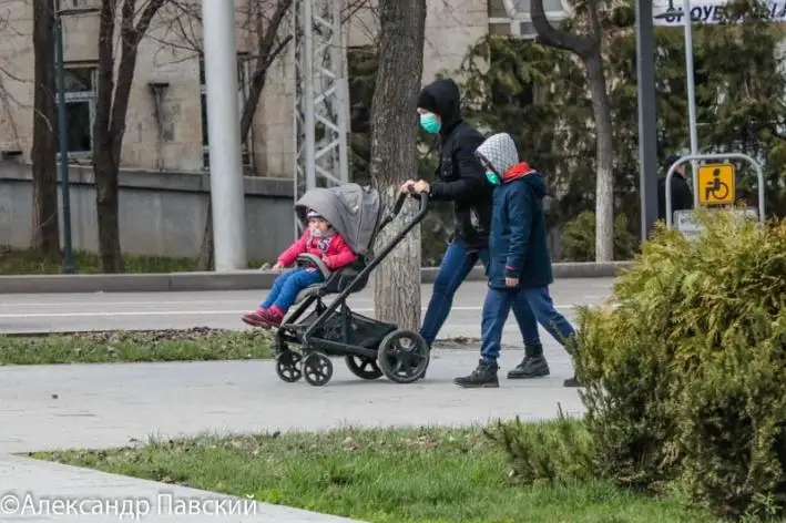 Носить ли маску на улице, рассказала главный санврач Алматы