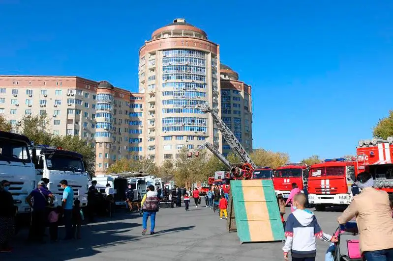 Показ пожарной и аварийно-спасательной техники прошел в Атырау