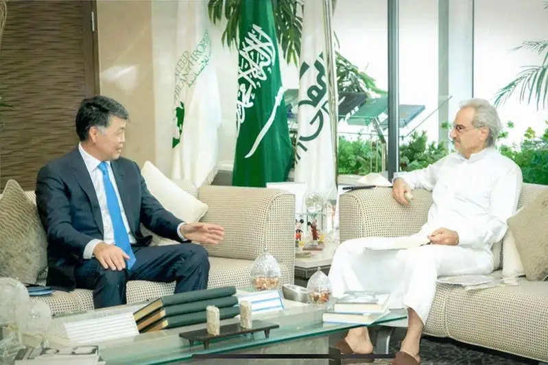 Посол Казахстана обсудил инвестиционные проекты с саудовским принцем