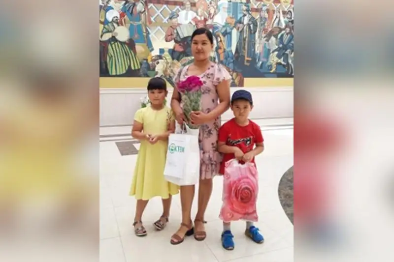 Пять многодетных семей Караганды получили квартиры ко Дню защиты детей