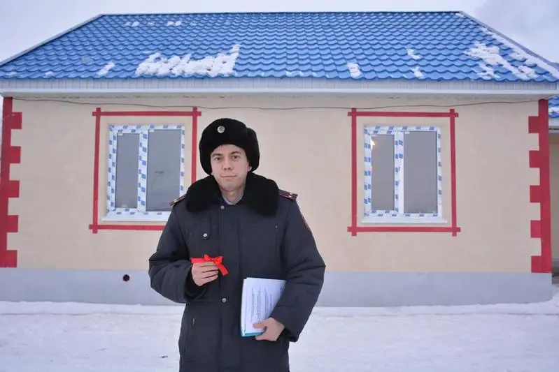 Предприниматель построил дом для участкового в селе СКО