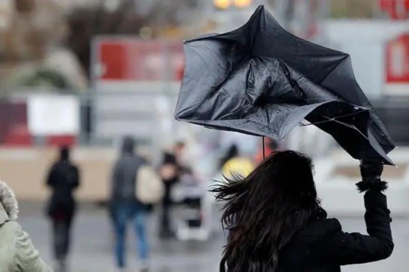 Внезапный дождь, град и шквал: казахстанцев призвали следить за изменениями погоды