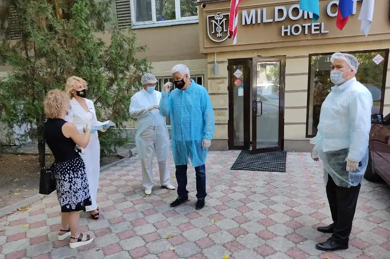 Рейд по местам временного проживания медиков проводился в Алматы