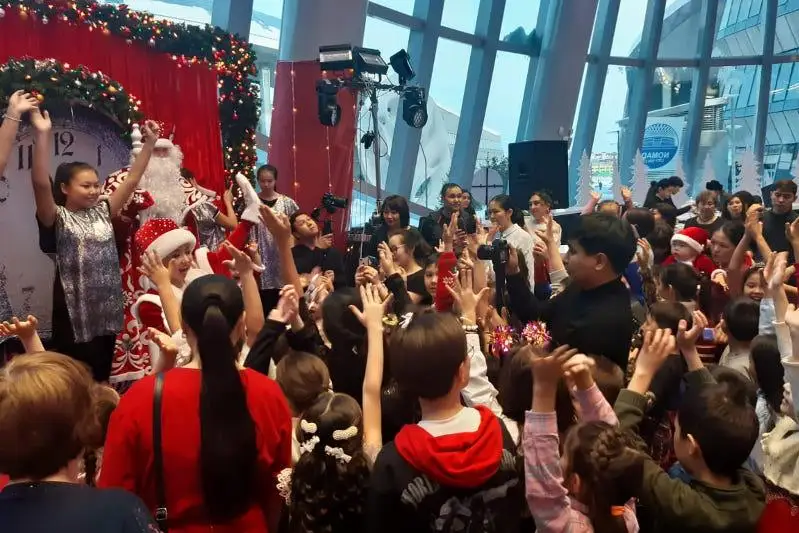 Транспортные полицейские подарили детям новогоднюю сказку