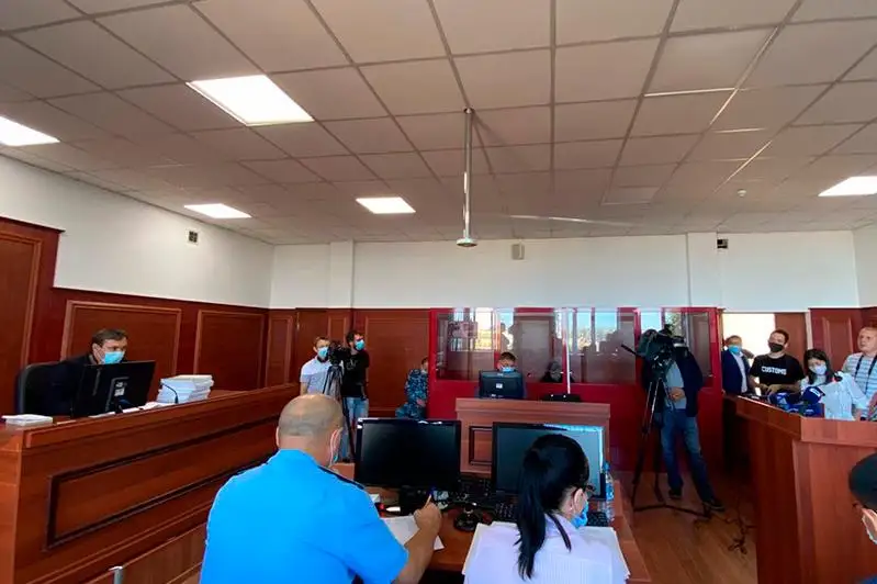 Смертельное ДТП на блокпосту: вдова погибшего полицейского требует 37 миллионов тенге