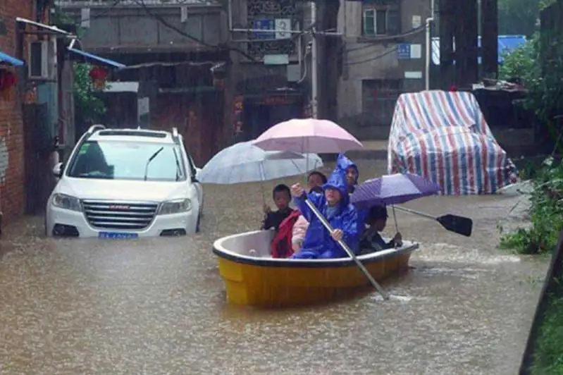 Свыше 1,7 млн человек пострадали из-за проливных дождей в Китае