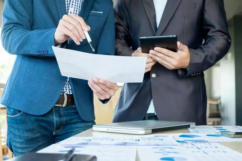 Жители каких областей чаще пользуются услугами агентств по трудоустройству