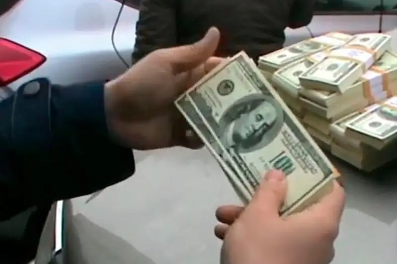 В Алматы пресекли канал сбыта фальшивой валюты на $800 000