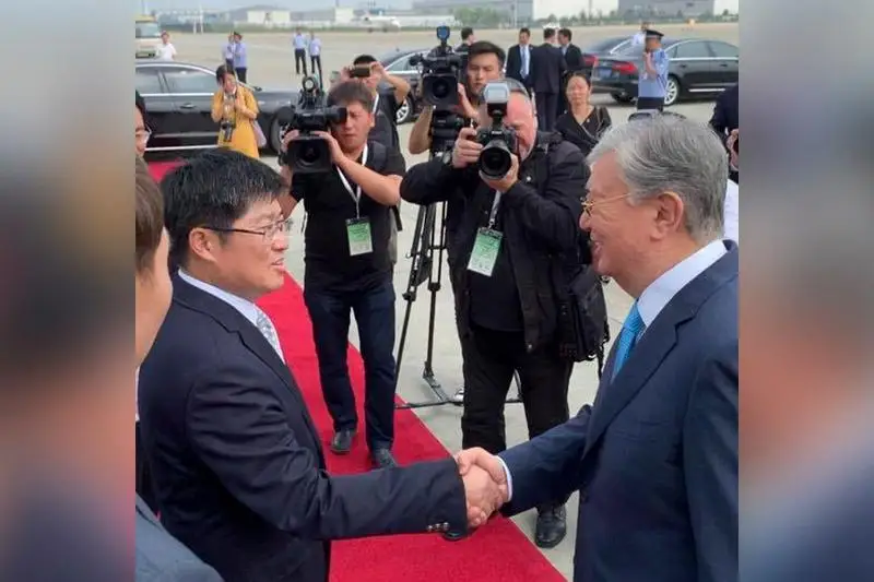 Касым-Жомарт Токаев прибыл в Ханчжоу