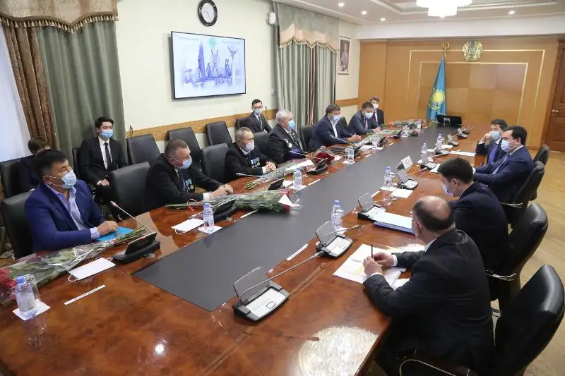 Женис Касымбек поздравил аграриев с Днем работников сельского хозяйства