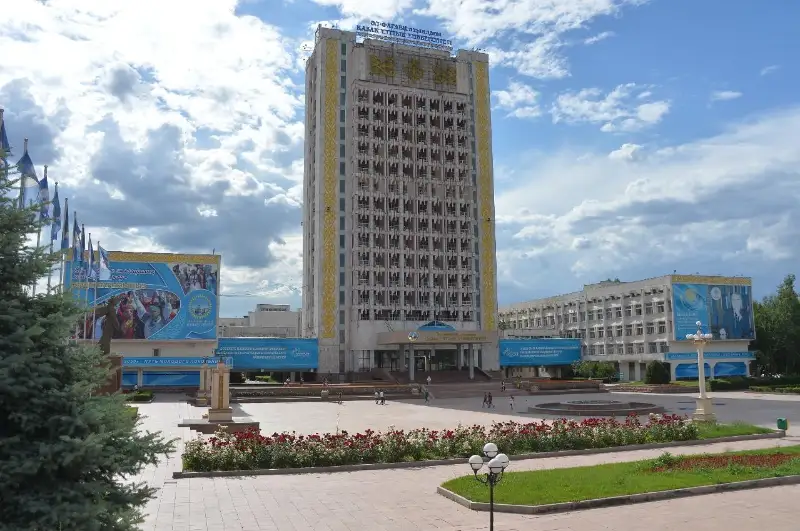 КазНУ полностью перешел на дистанционное обучение