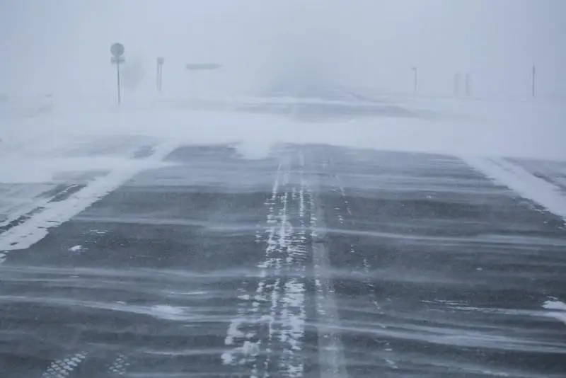 На 10 участках автодорог республиканского значения в Карагандинской области закрыт проезд