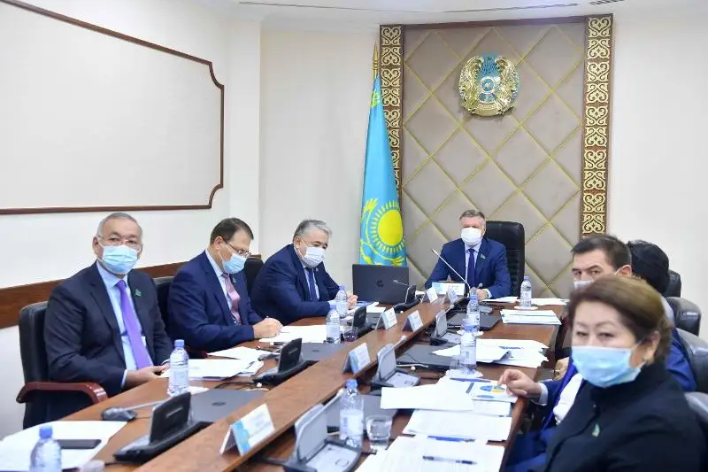 Повысить зарплаты и решить жилищные проблемы участковых инспекторов предлагают сенаторы