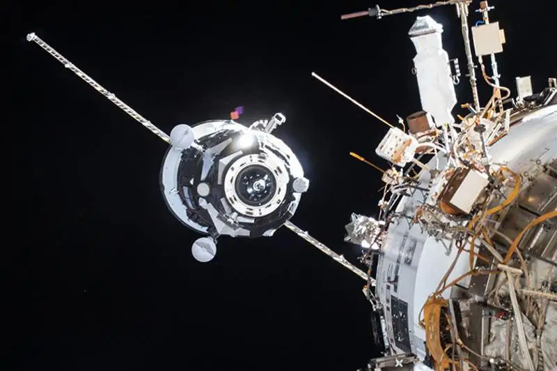 Робот Федор попал в космосе в сложную ситуацию