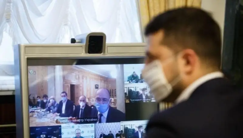 Владимир Зеленский переходит на особый режим работы - коронавирус выявлен у его супруги